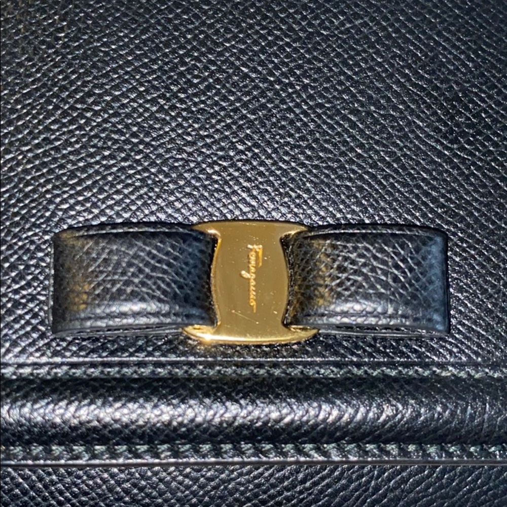 Black small Salvatore Ferragamo bag - Picture 2 of 10